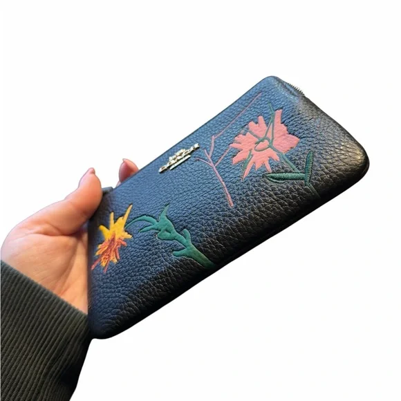 ✨NWOT - Coach X Jean Michel-Basquiat Corner Zip Wristlet✨ - Picture 5 of 7